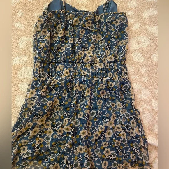 Floral Romper - Picture 2 of 4